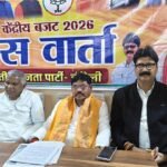 हाईवे पर कंटेनर से भिड़ी तेज रफ्तार बाइक