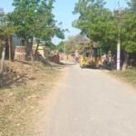 मुगलसराय में जुए के बड़े अड्डे पर पुलिस का छापा, 14 गिरफ्तार; 1.17 लाख नकद व 52 बाइक बरामद