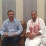 डीलक्स शौचालय का निर्माण अधूरा, अधिवक्ताओं का प्रदर्शन