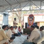 चंदौली: टीईटी अनिवार्यता के विरोध में शिक्षकों का प्रदर्शन, मशाल जुलूस निकालकर जताया रोष