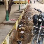 चकिया-चंदौली मार्ग पर फिसलन बनी जानलेवा, करनौल चौराहे के पास हादसे का बढ़ा खतरा