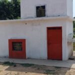 घटिया निर्माण की खुली पोल, पानी आते ही बैठ गई साइड वाल